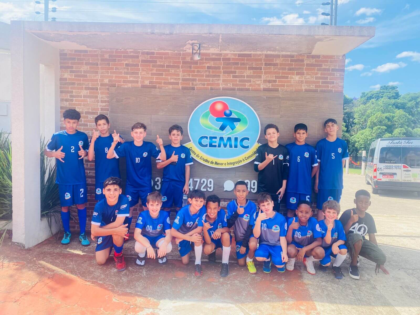 Nossas crianças e adolescentes estrearam na 10ª Copa Cascavel de Futsal nas categorias Sub-09 e Sub-13